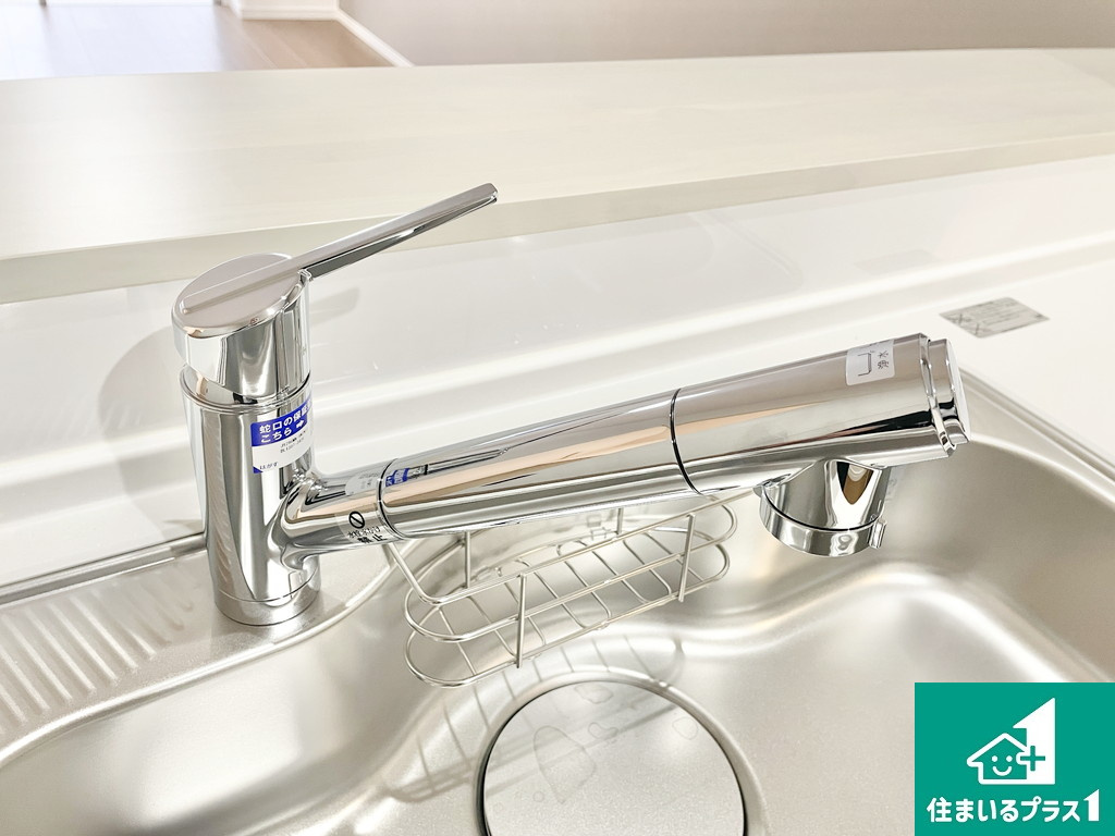 エバーグリーン金岡四号棟の設備|浄水器付きの水栓です！【現地写真】