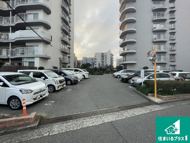 エバーグリーン金岡四号棟の駐車場|共用部（駐車場）