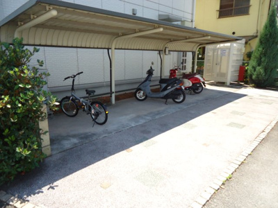 【その他共用部分】 | セジュールＫ | 屋根付き駐輪場