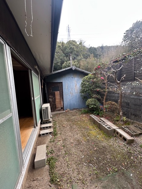 玉野市奥玉2丁目の庭|建物南側の庭