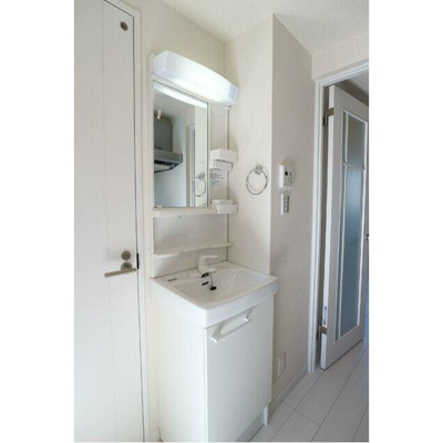 【独立洗面台】 | アリロッセ赤羽 | 独立洗面化粧台が付いています