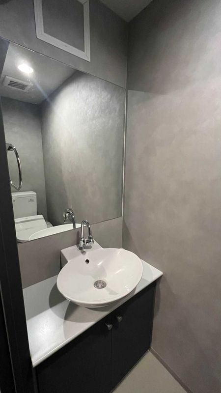 メグロポイントの独立洗面台