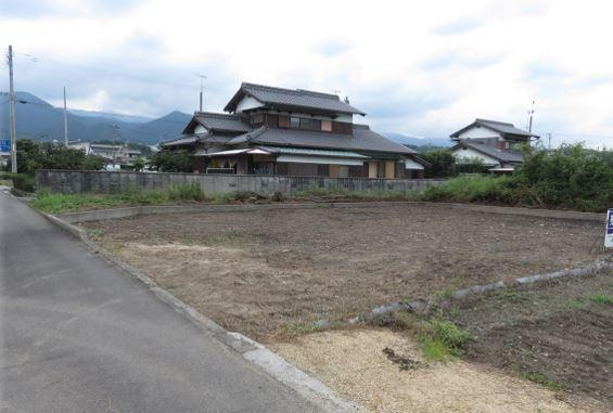 西条市小松町新屋敷の売地