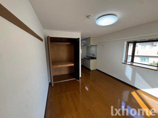 パルプラザ茨木の居間・リビング|こちらのリビングで趣味の時間をお楽しみください