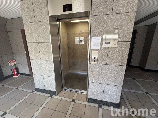 パルプラザ茨木のエントランス|清潔なエントランスです