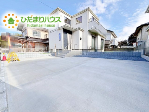 【駐車場】 | ひたちなか市津田853番　新築戸建 | ゆったりとしたカースペースで、ファミリーカーや軽自動車もラクラク駐車出来ますね♪