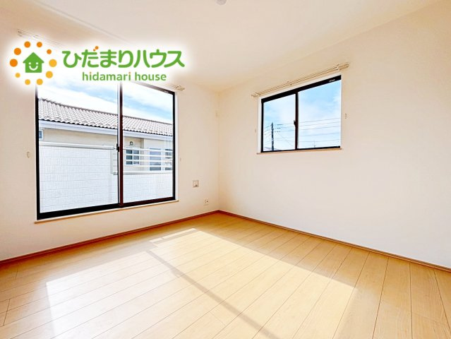 【洋室】 | ひたちなか市津田853番　新築戸建 | 2階子ども室はいずれも6帖の広さです。明るく風通しも良好。クローゼット付きで、お子様も自然とお片付けの習慣が身に付きそうです。