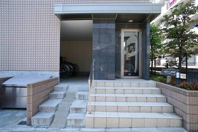 アストル領家のエントランス