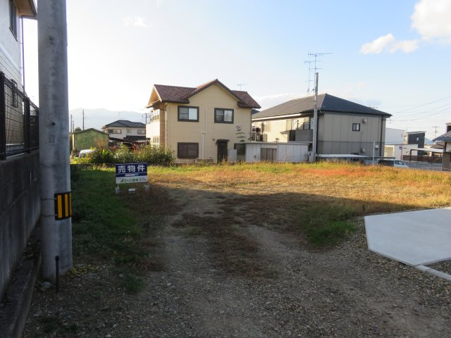 西条市小松町新屋敷の売地