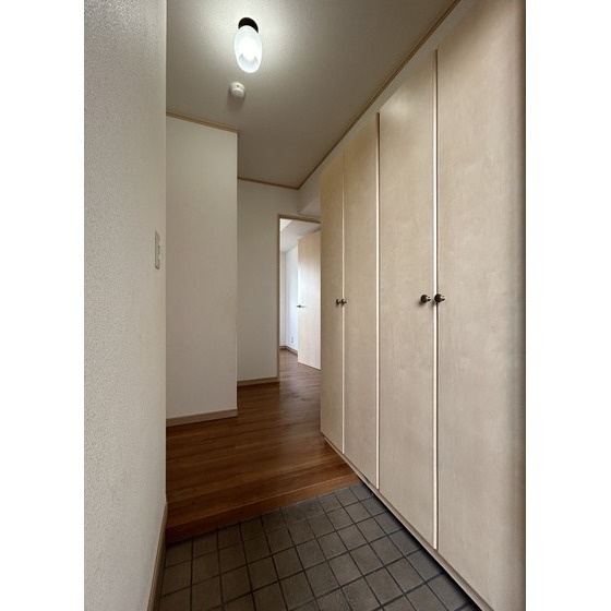 菊池郡菊陽町大字津久礼の賃貸マンションの玄関