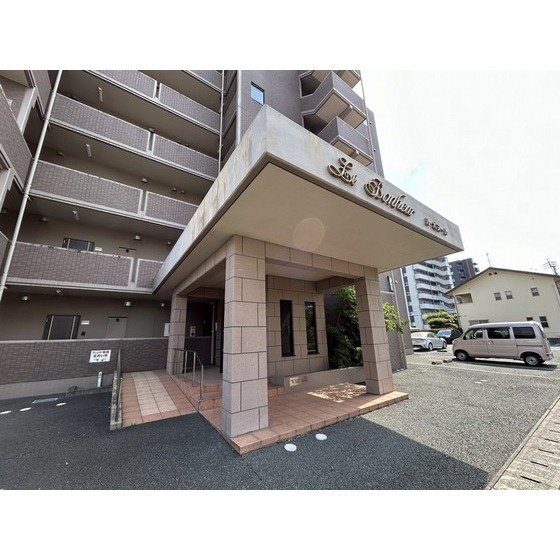 菊池郡菊陽町大字津久礼の賃貸マンションのエントランス