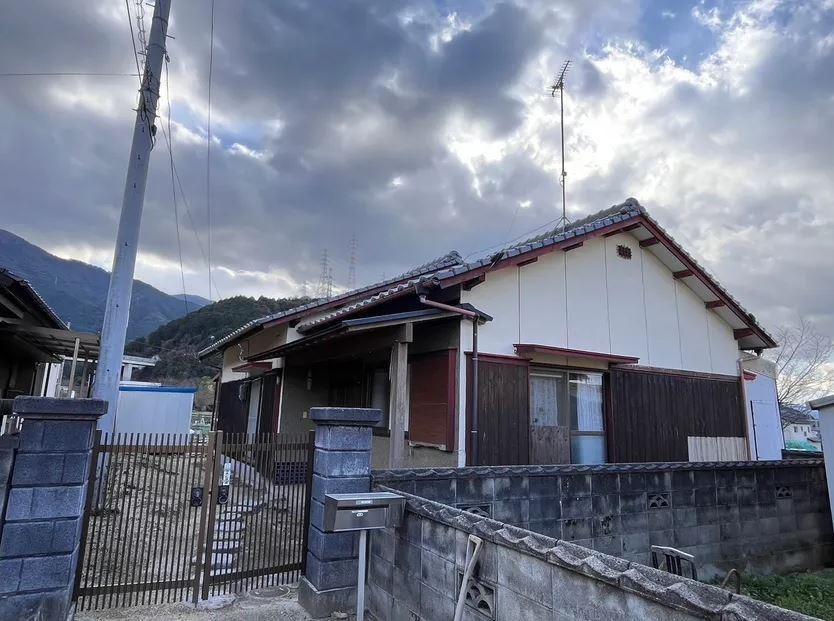 西条市飯岡の中古一戸建