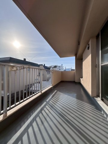 ロイヤルシャトー西岡のバルコニー