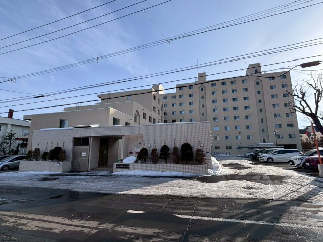 ロイヤルシャトー西岡の外観