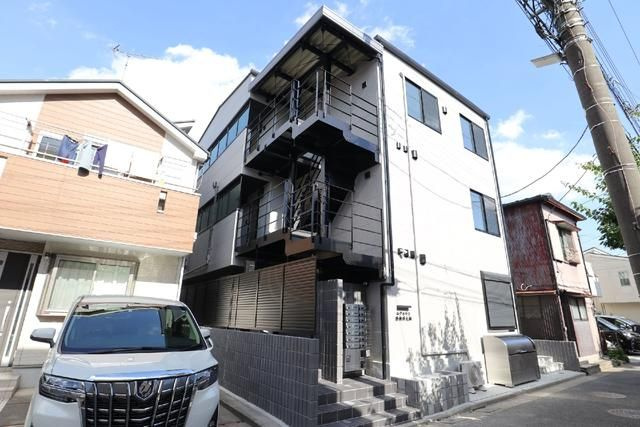 エクセラン西新井大師の外観