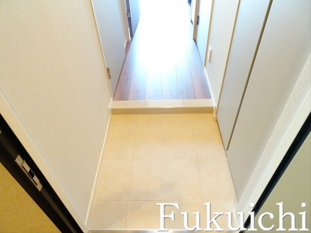 レジディア都立大の玄関