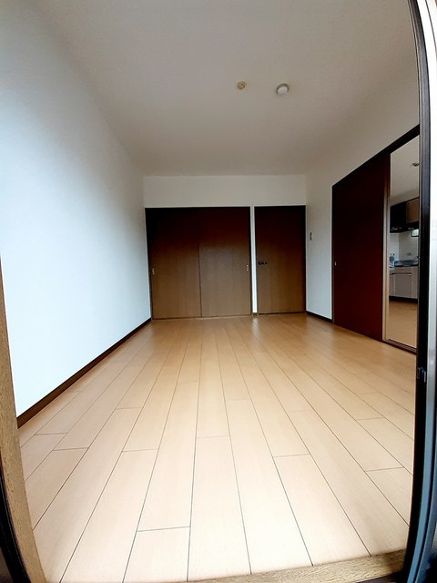 ロワイヤル大久保Ⅱの寝室