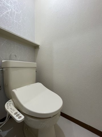グランドハイツ東古松のトイレ|※写真は別の部屋のものです。