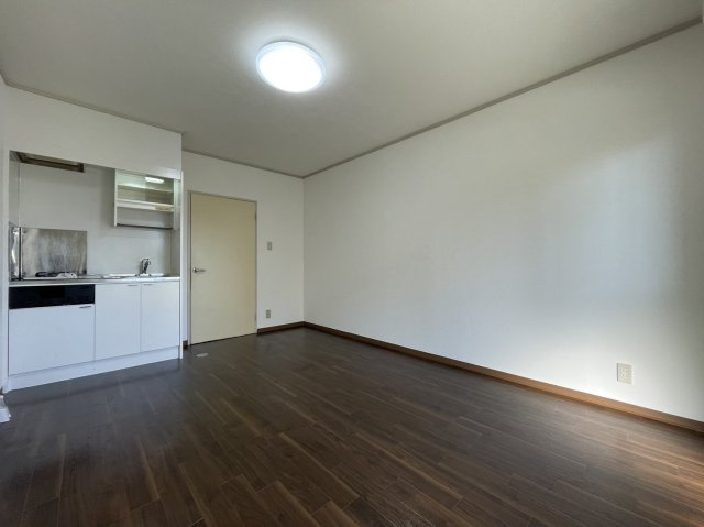 グランドハイツ東古松の居間・リビング|※写真は別の部屋のものです。