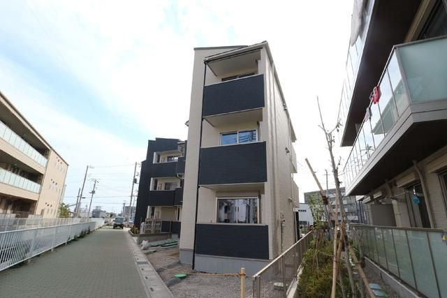 メゾン・ド・ジュネス八潮大瀬のエントランス