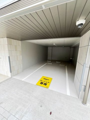 レガリス目白学習院下の駐車場