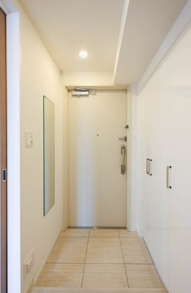 ウィルテラス滝野川の玄関