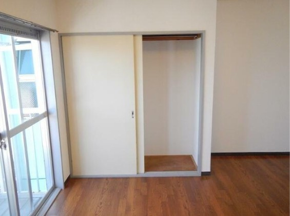 ロイヤルハイツの収納