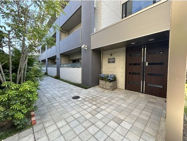 サリジェール瑞穂のエントランス