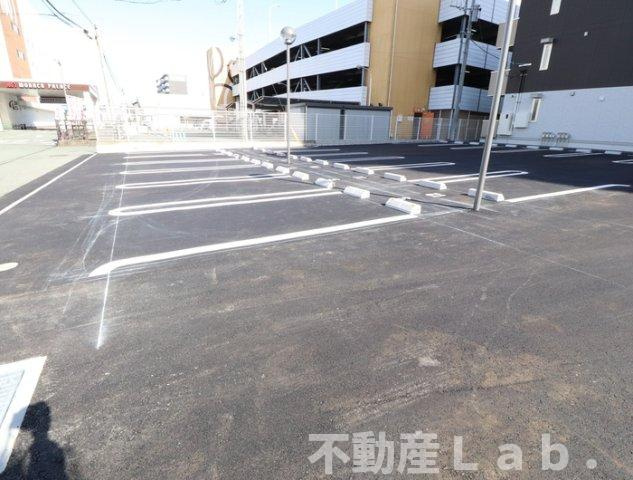 コスモス田迎の駐車場