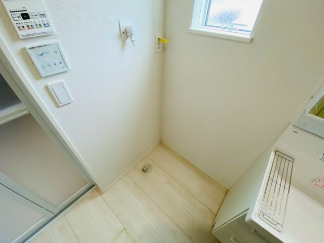 七栄0３期　新築戸建てのランドリースペース