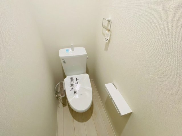 七栄0３期　新築戸建てのトイレ