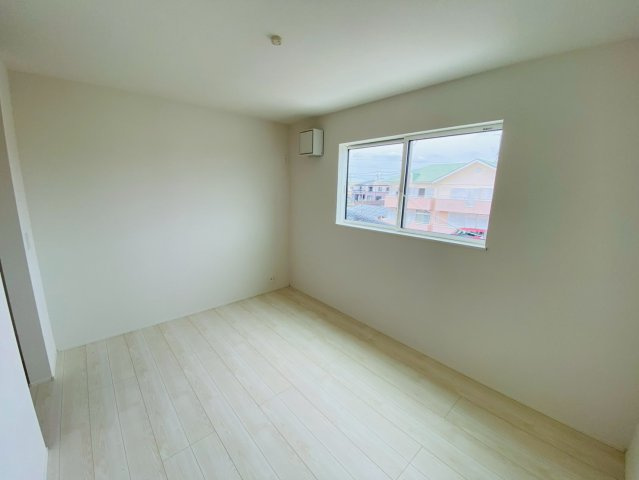 七栄0３期　新築戸建ての洋室