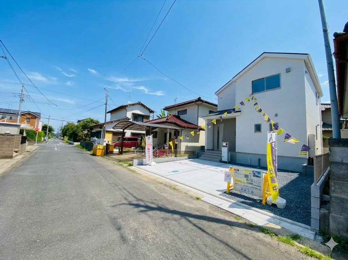 七栄0３期　新築戸建ての前面道路含む現地写真