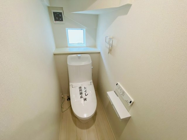 七栄0３期　新築戸建てのトイレ