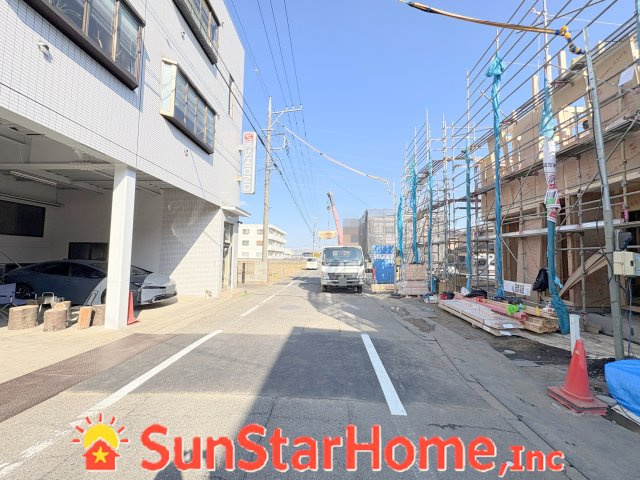 【サンスターホーム】青梅市今寺４丁目　省エネ新築戸建2号棟の前面道路含む現地写真
