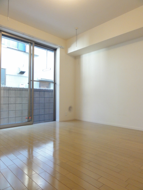 メルヴェイユ　Ｋの居間・リビング|明るい居室