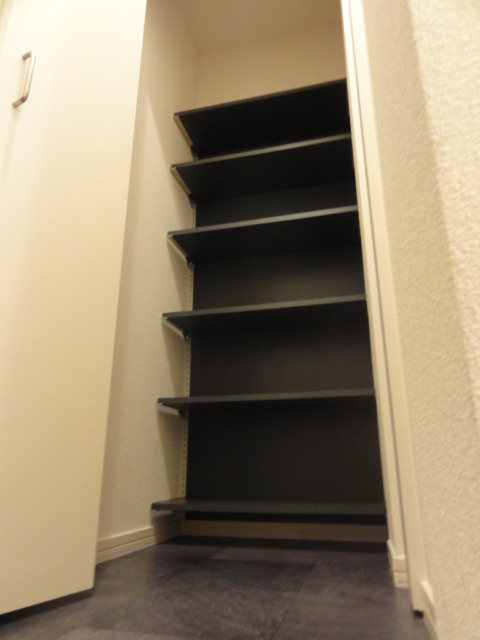 メルヴェイユ　Ｋの玄関|靴が多い方でも対応可能のスペース