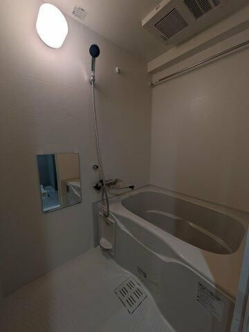 ＧＥＮＯＶＩＡ六町の浴室