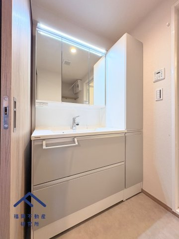 ダイナコート吉塚の独立洗面台