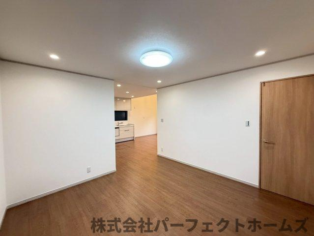 茄子作1丁目戸建の居間・リビング