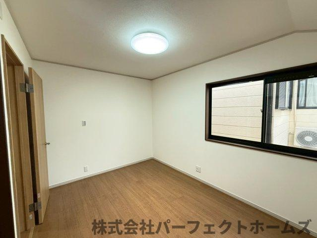 茄子作1丁目戸建の洋室|落ち着いた色調の洋室です