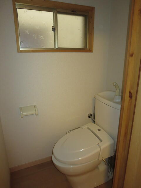 松戸山下貸家Ｂのトイレ