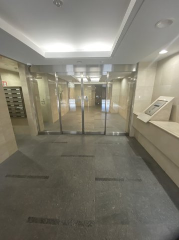 リソシエラグジェ御所南のエントランス