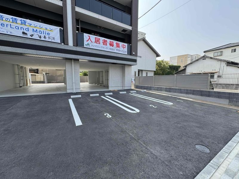 福岡市東区原田１丁目の賃貸マンションの駐車場