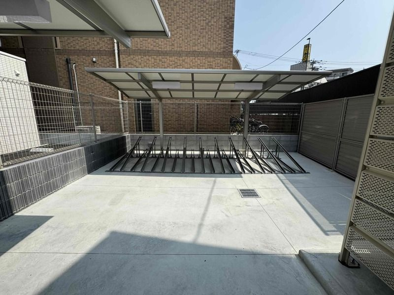 福岡市東区原田１丁目の賃貸マンションの駐車場