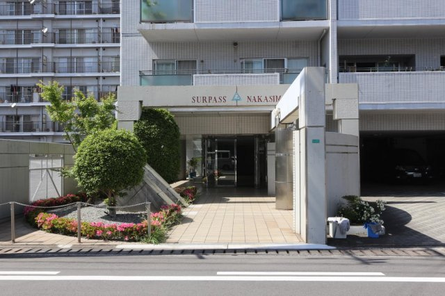 【エントランス】サーパス中島