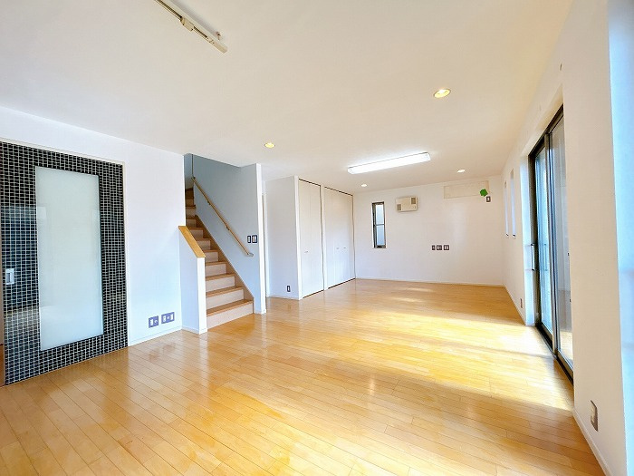 豊田市乙部ケ丘4丁目の居間・リビング