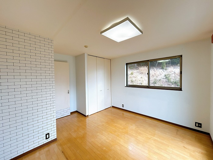 豊田市乙部ケ丘4丁目の洋室