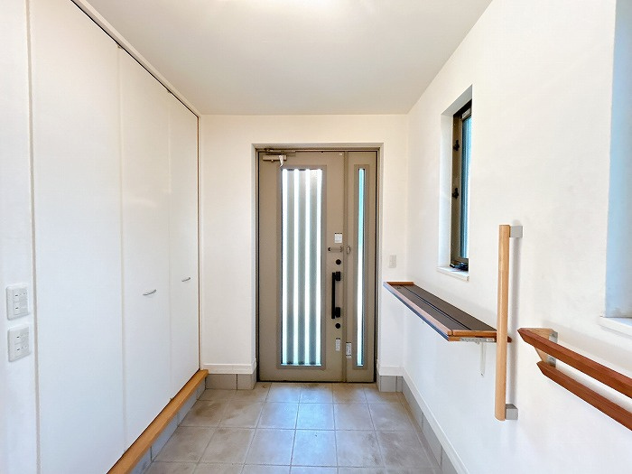 豊田市乙部ケ丘4丁目の玄関