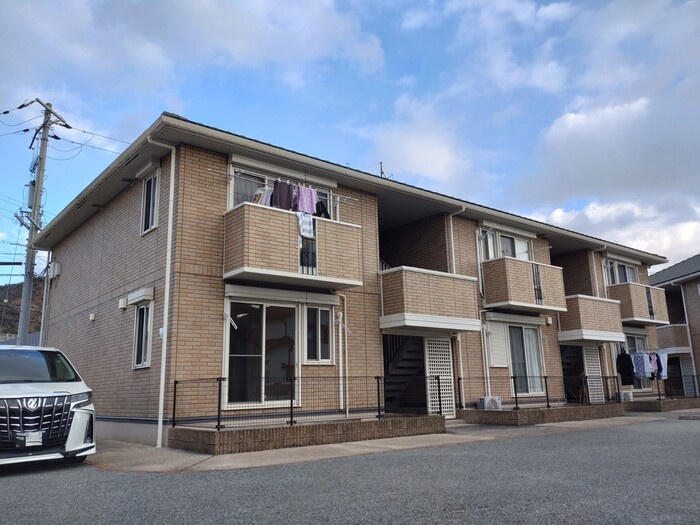 パインハイツ　A棟の外観